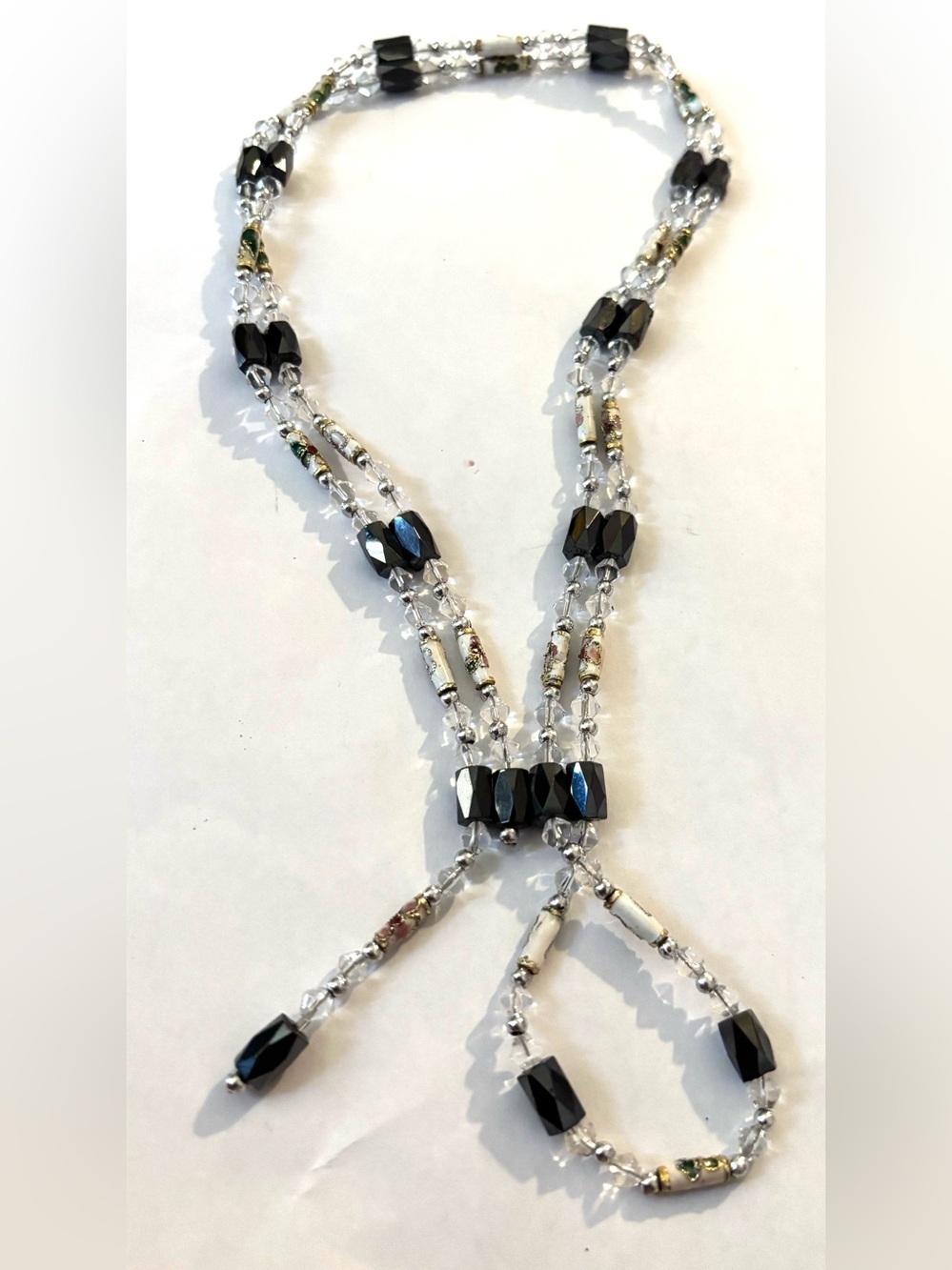 Magnet choker braceletFaceted Black and Clear Beaded Lariat Necklace - Unbranded